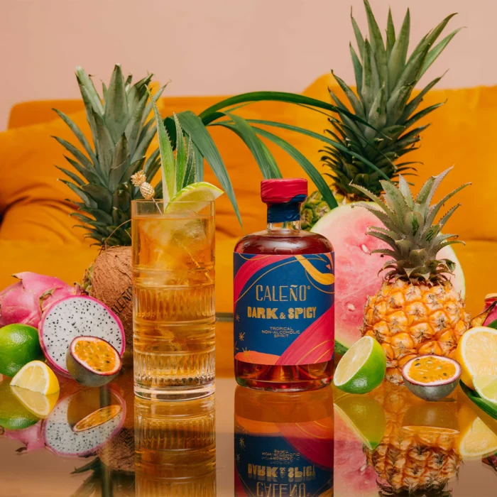 Caleño Dark & Spicy: Exotic non-alcoholic blend with tropical fruits and spices for refreshing cocktails.